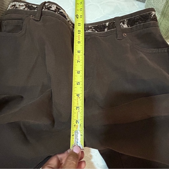 Liz Claiborne Bootcut Jeans Chocolate Sz 12R Velvet Trim - Picture 9 of 10